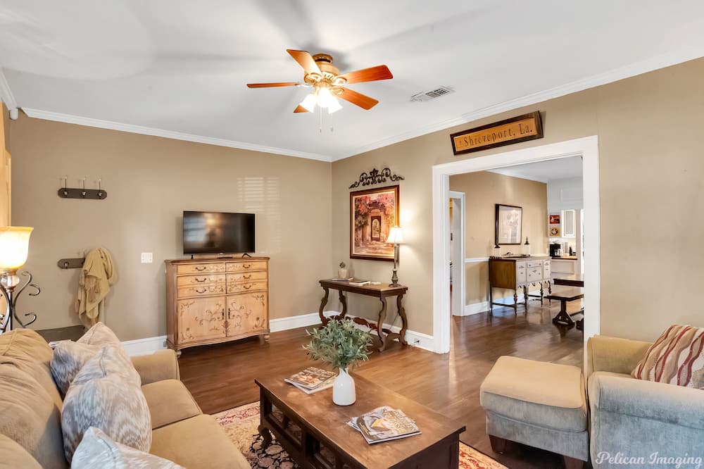 Photo of Livingroom in Broadmoor