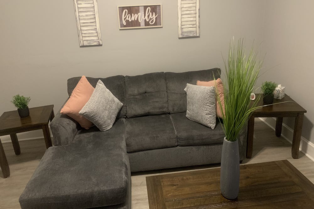 Photo of Livingroom in East of Broadway