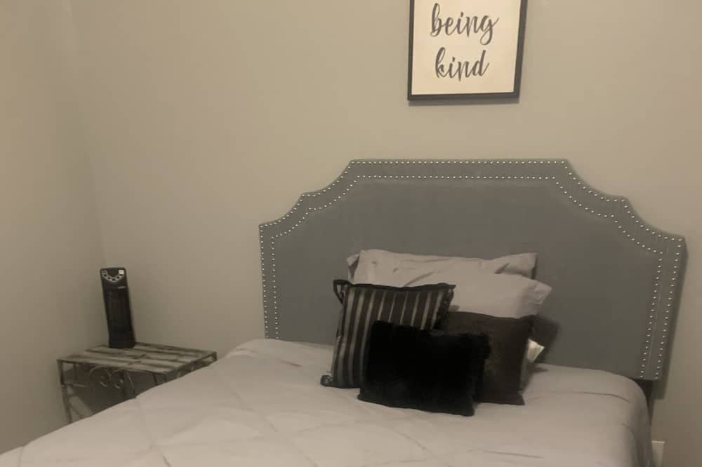 Photo of Bedroom in East of Broadway