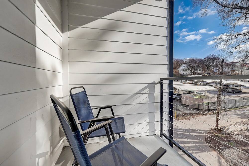 Photo of Patio Balcony in Hillsboro West End