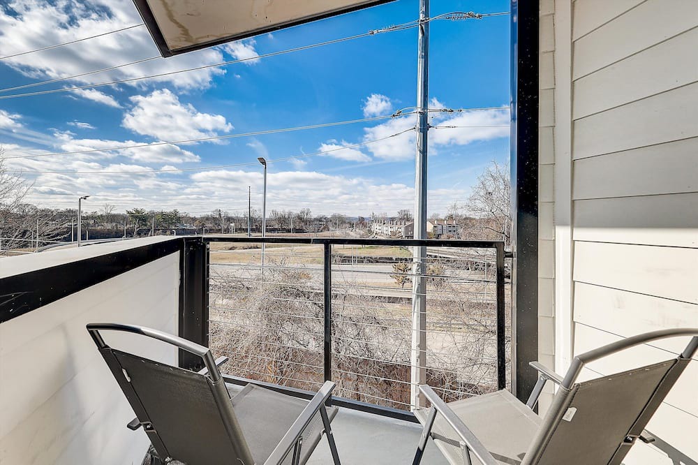 Photo of Patio Balcony in Hillsboro West End