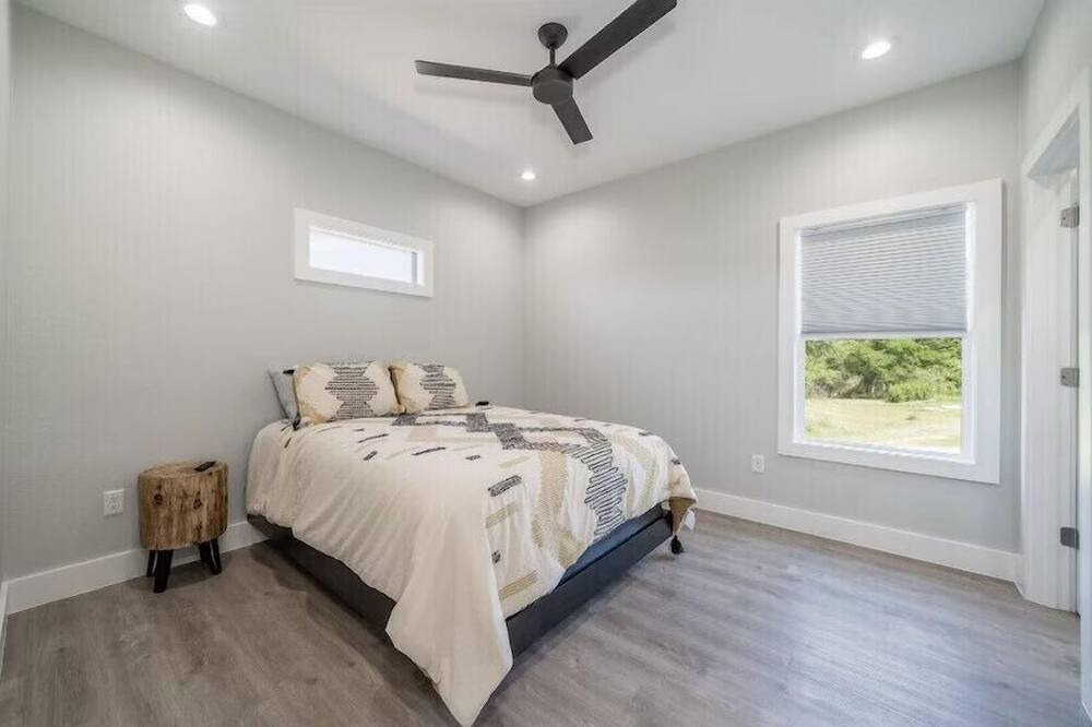 Photo of Bedroom in Glenwood