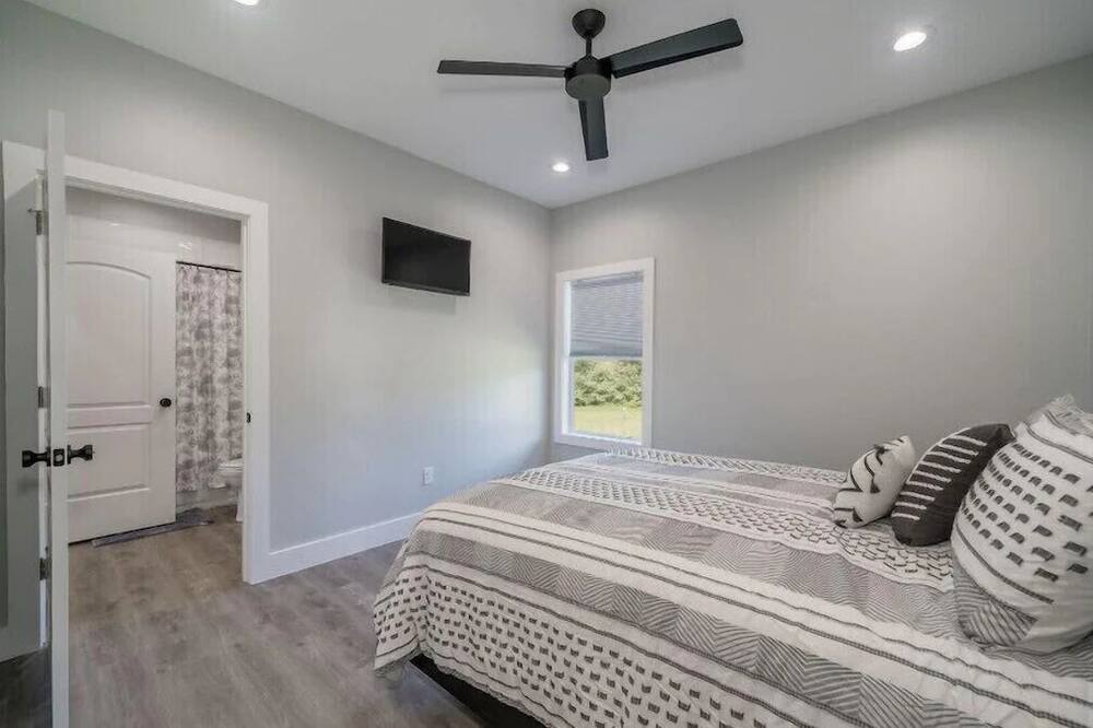 Photo of Bedroom in Glenwood