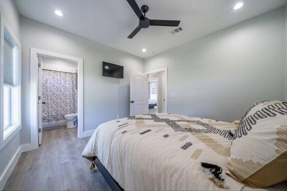 Photo of Bedroom in Glenwood