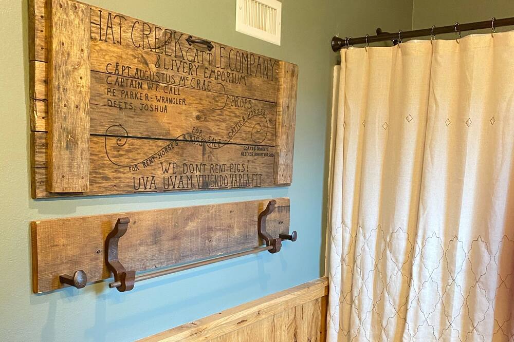 Photo of Bathroom in Glenwood