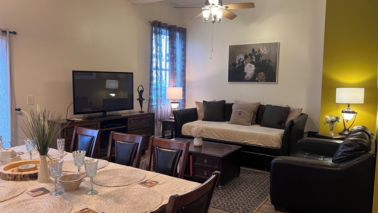 Photo of Livingroom in Union City