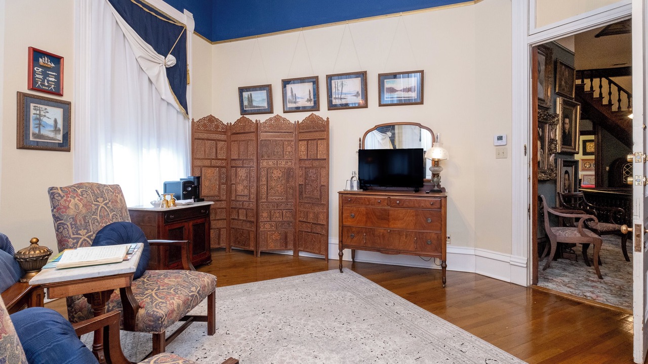 Photo of Bedroom in East of Broadway