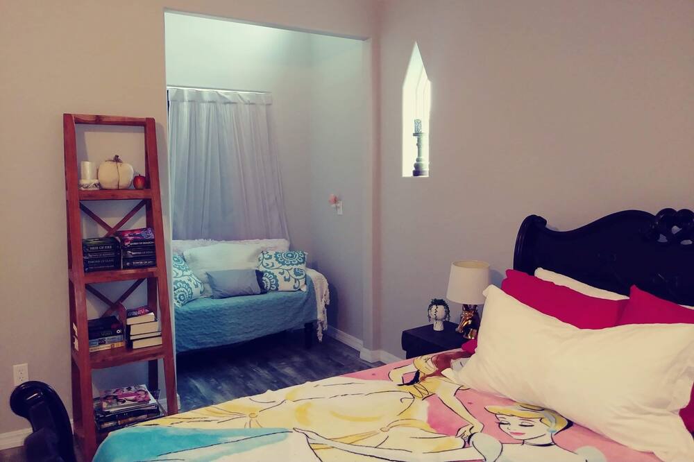 Photo of Bedroom in Winslow