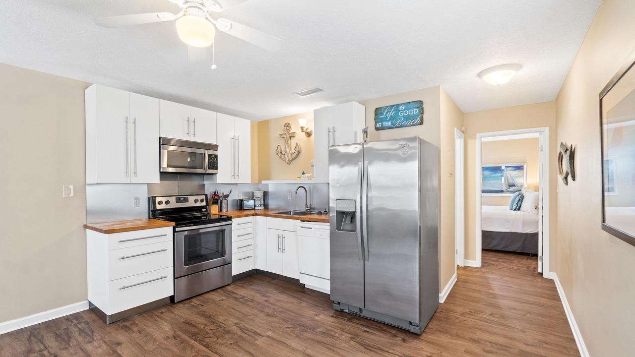 Photo of Kitchen in Laguna Beach Estates