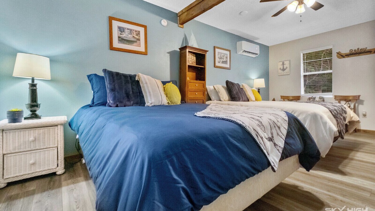 Photo of Bedroom in Eureka Springs Historic District