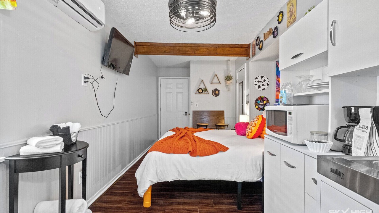Photo of Bedroom in Eureka Springs Historic District