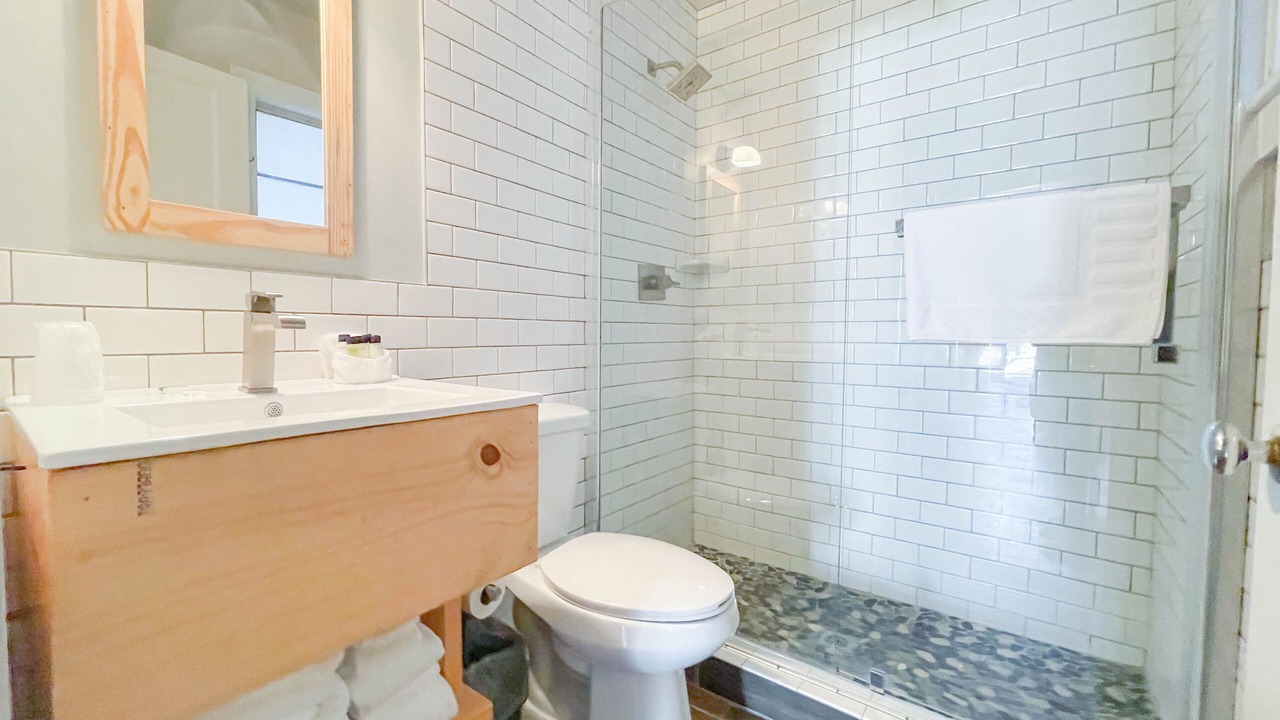 Photo of Bathroom in Eureka Springs Historic District