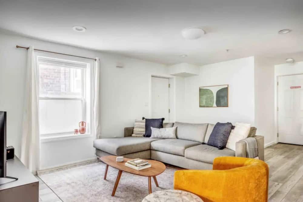 Photo of Livingroom in Union City