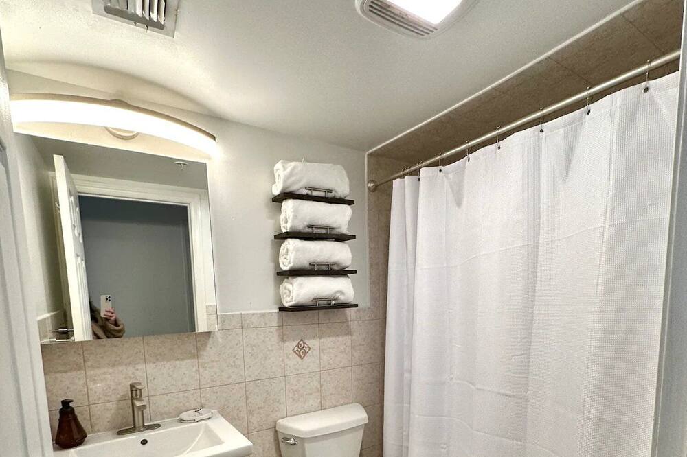 Photo of Bathroom in Union City