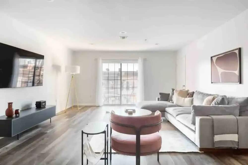 Photo of Livingroom in Union City