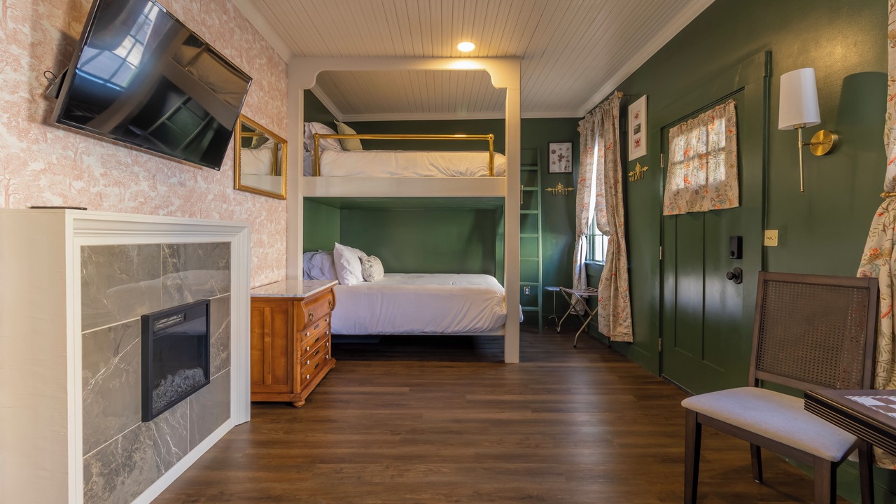 Photo of Bedroom in Mount Ida