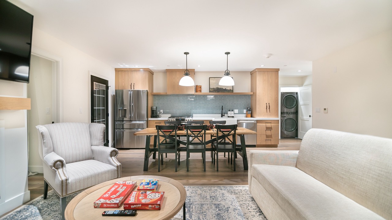 Photo of Livingroom in Midway