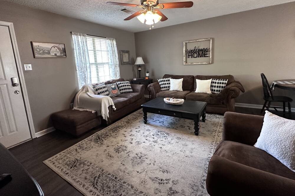Photo of Livingroom in Greenbrier
