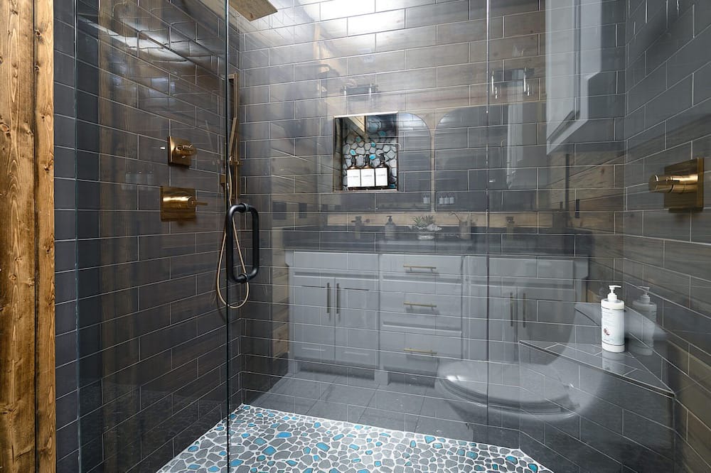 Photo of Bathroom in Broken Bow