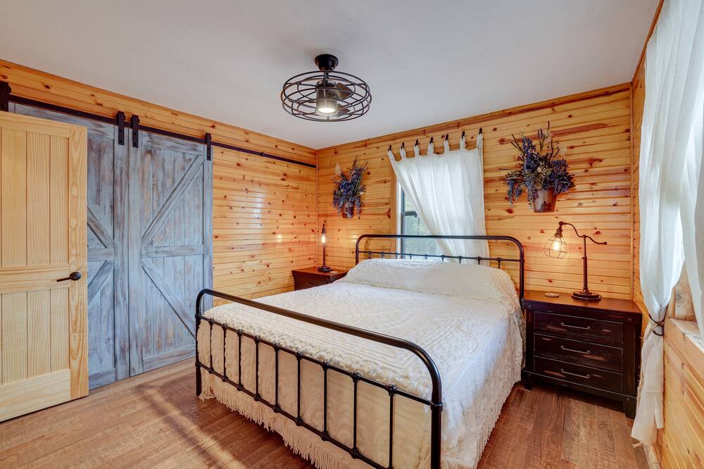 Photo of Bedroom in Arrow Point
