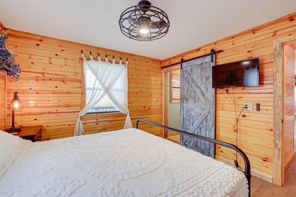 Photo of Bedroom in Arrow Point