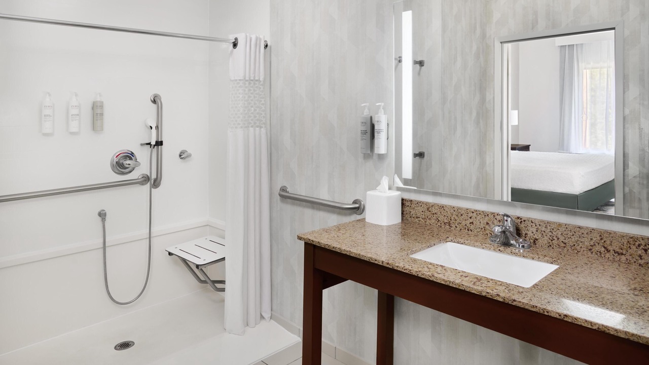 Photo of Bathroom in Poplar Bluff