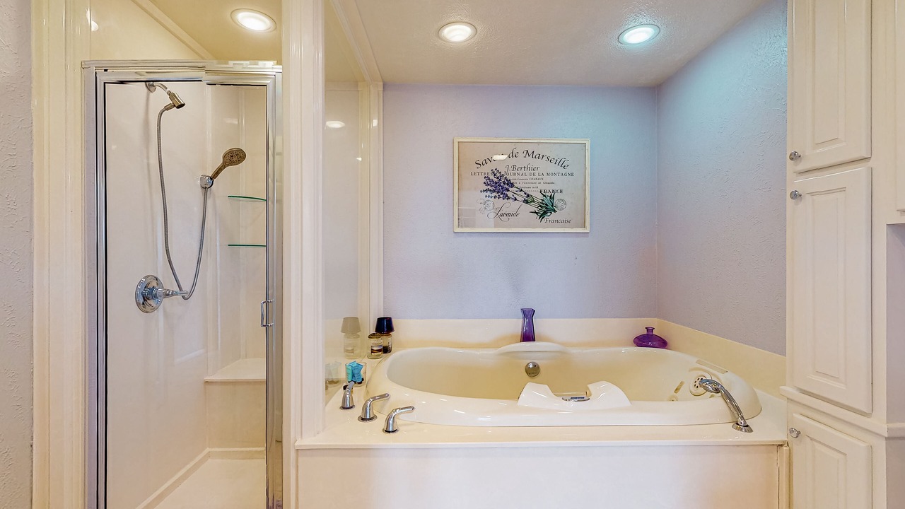 Photo of Bathroom in Holiday Island