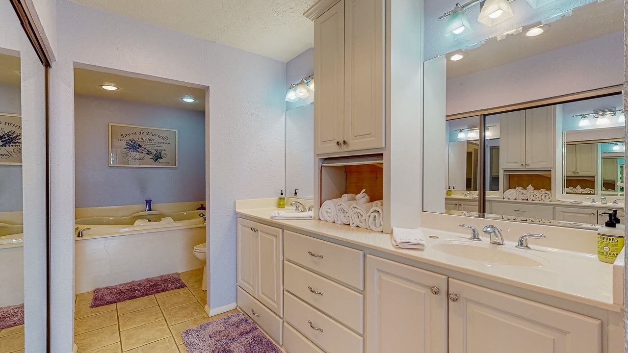Photo of Bathroom in Holiday Island