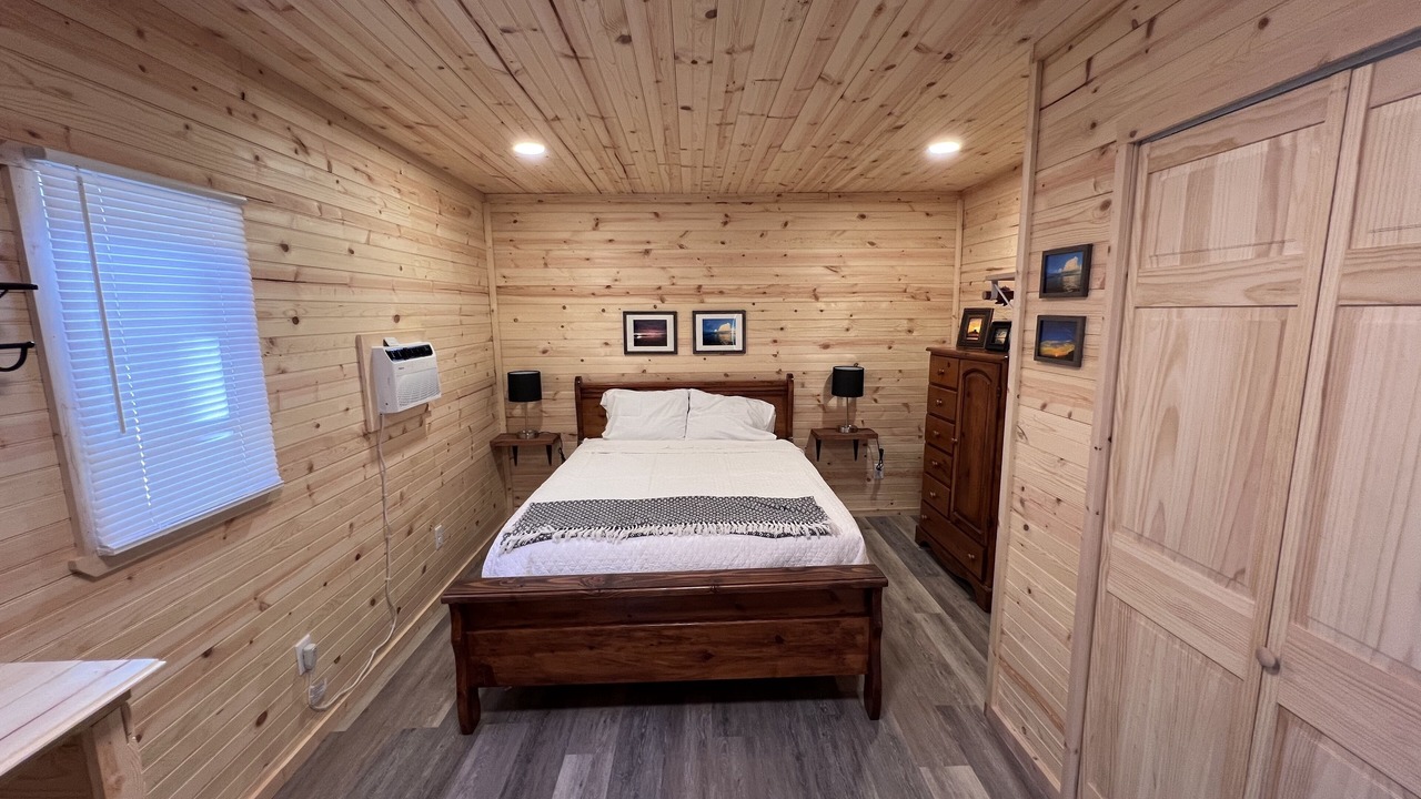 Photo of Bedroom in Mid America