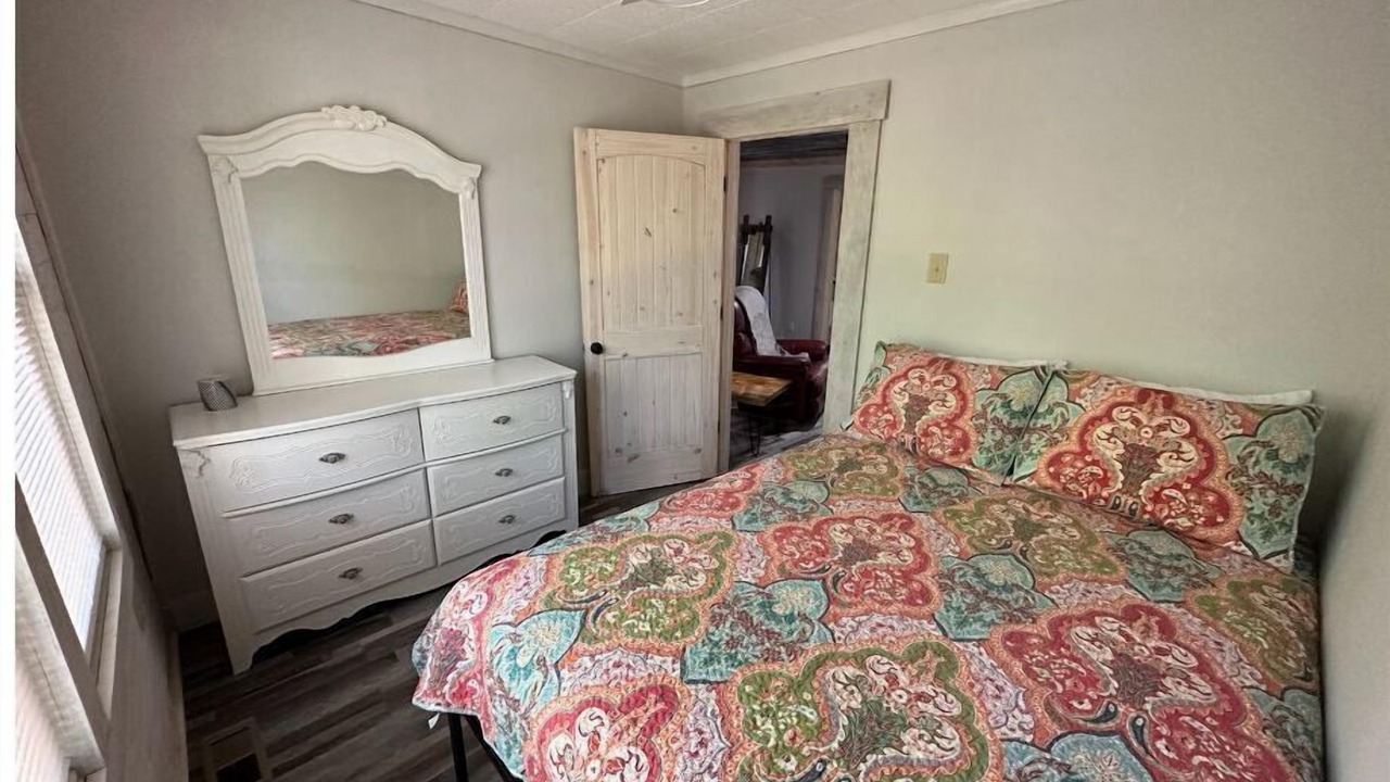 Photo of Bedroom in Mid America
