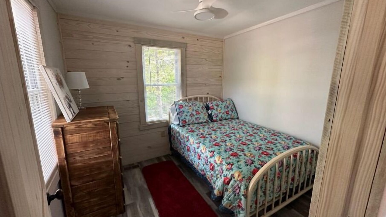 Photo of Bedroom in Mid America