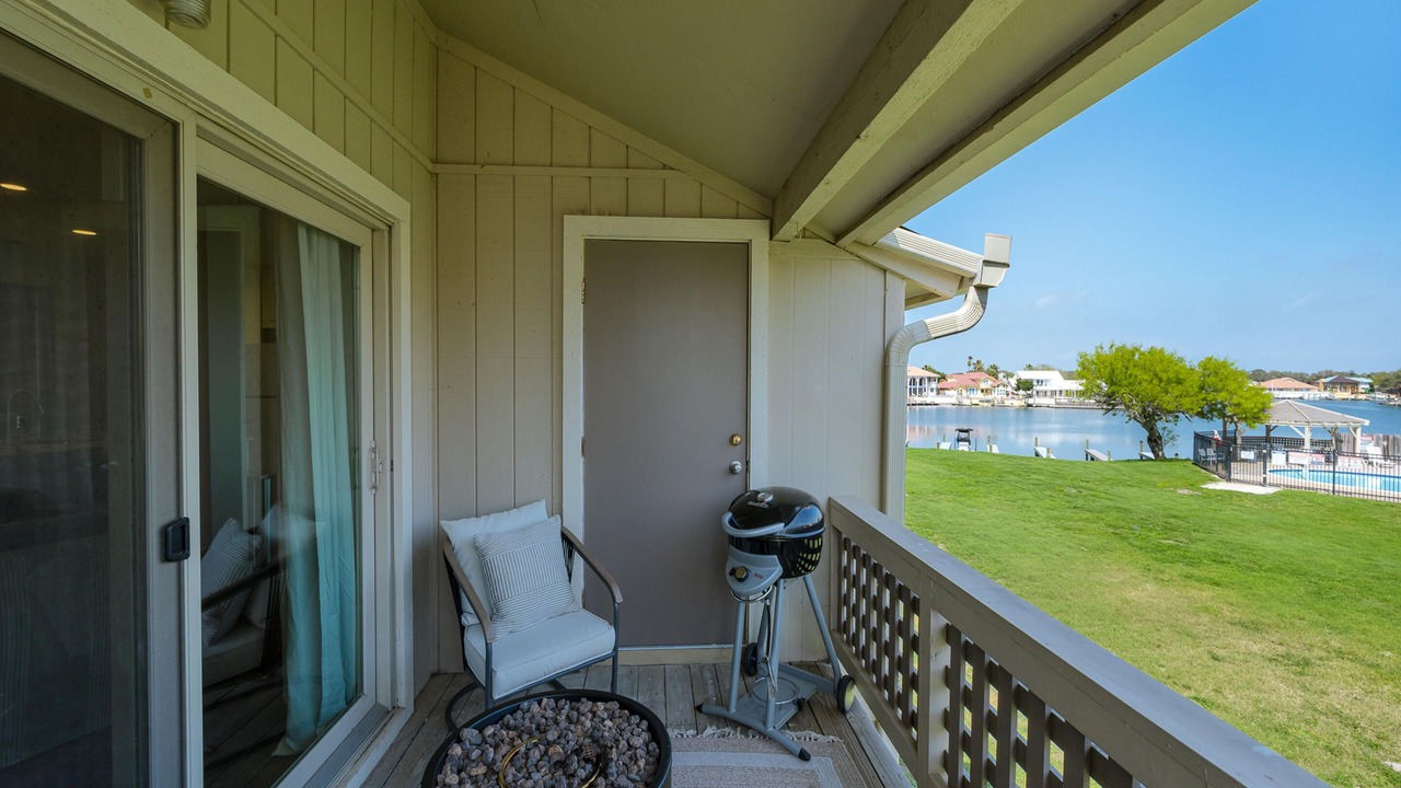 Photo of Patio Balcony in Harbor Oaks