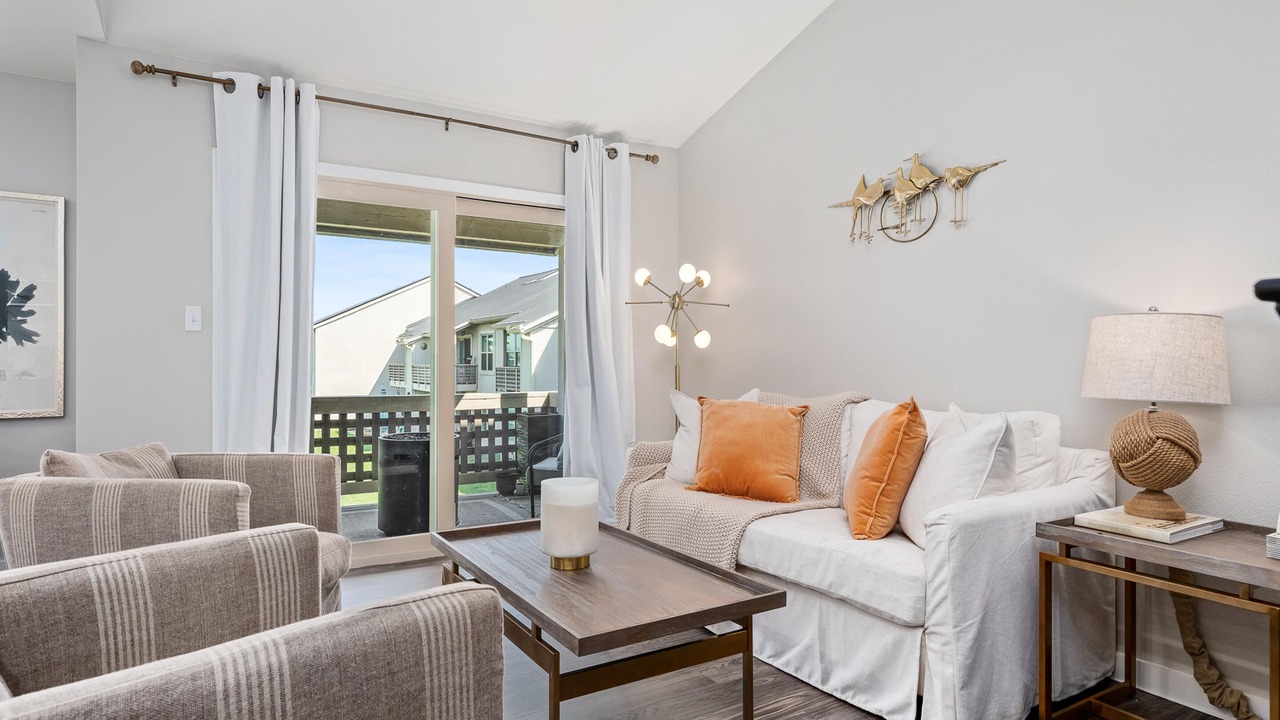 Photo of Livingroom in Harbor Oaks