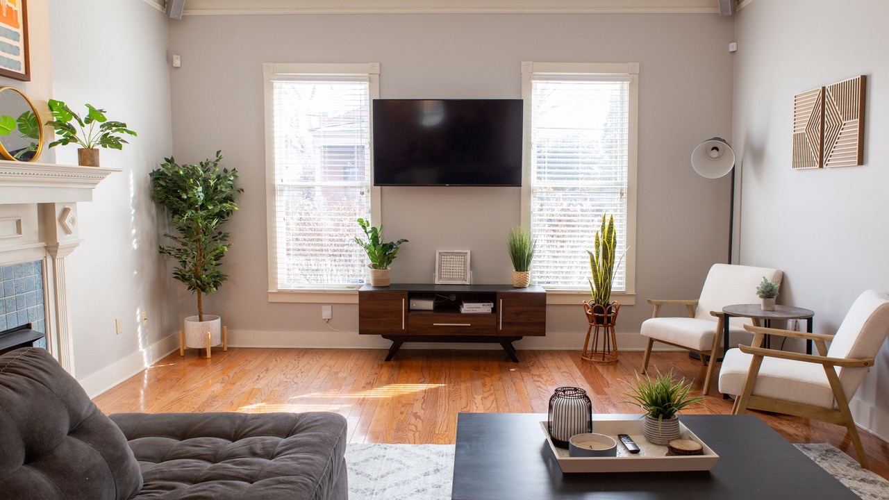 Photo of Livingroom in Cooper-Young Historic District