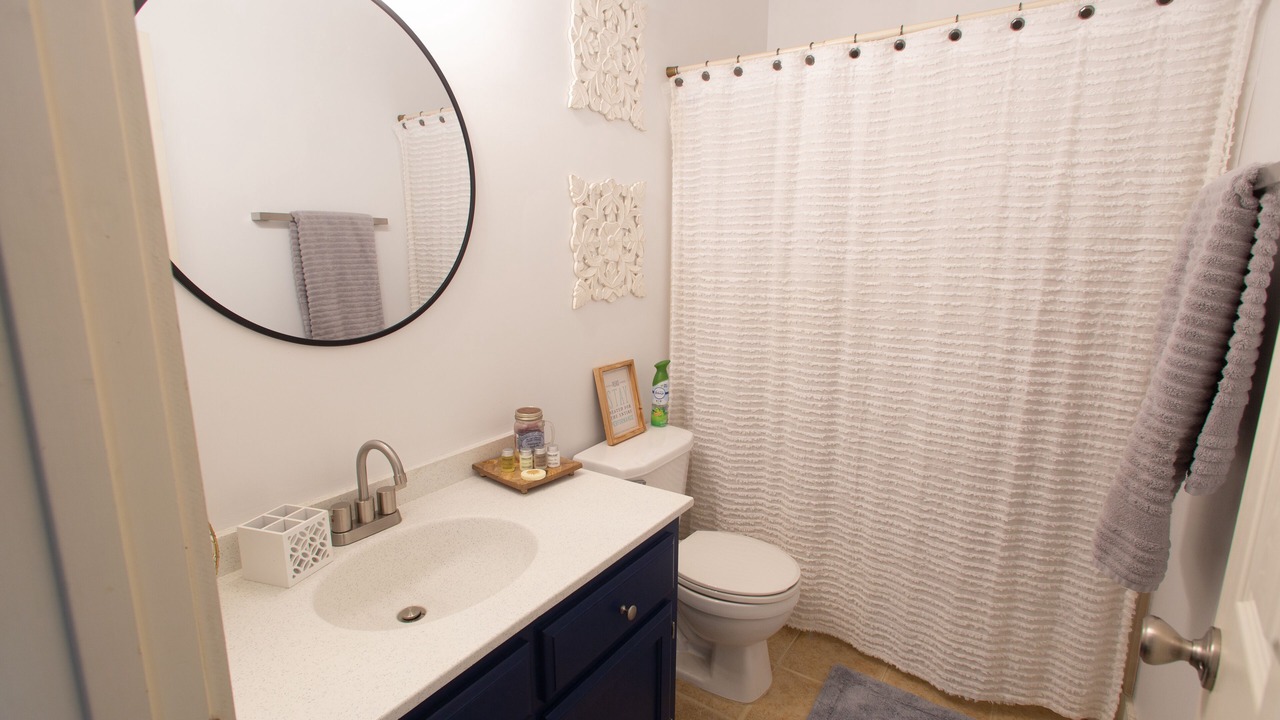 Photo of Bathroom in Cooper-Young Historic District