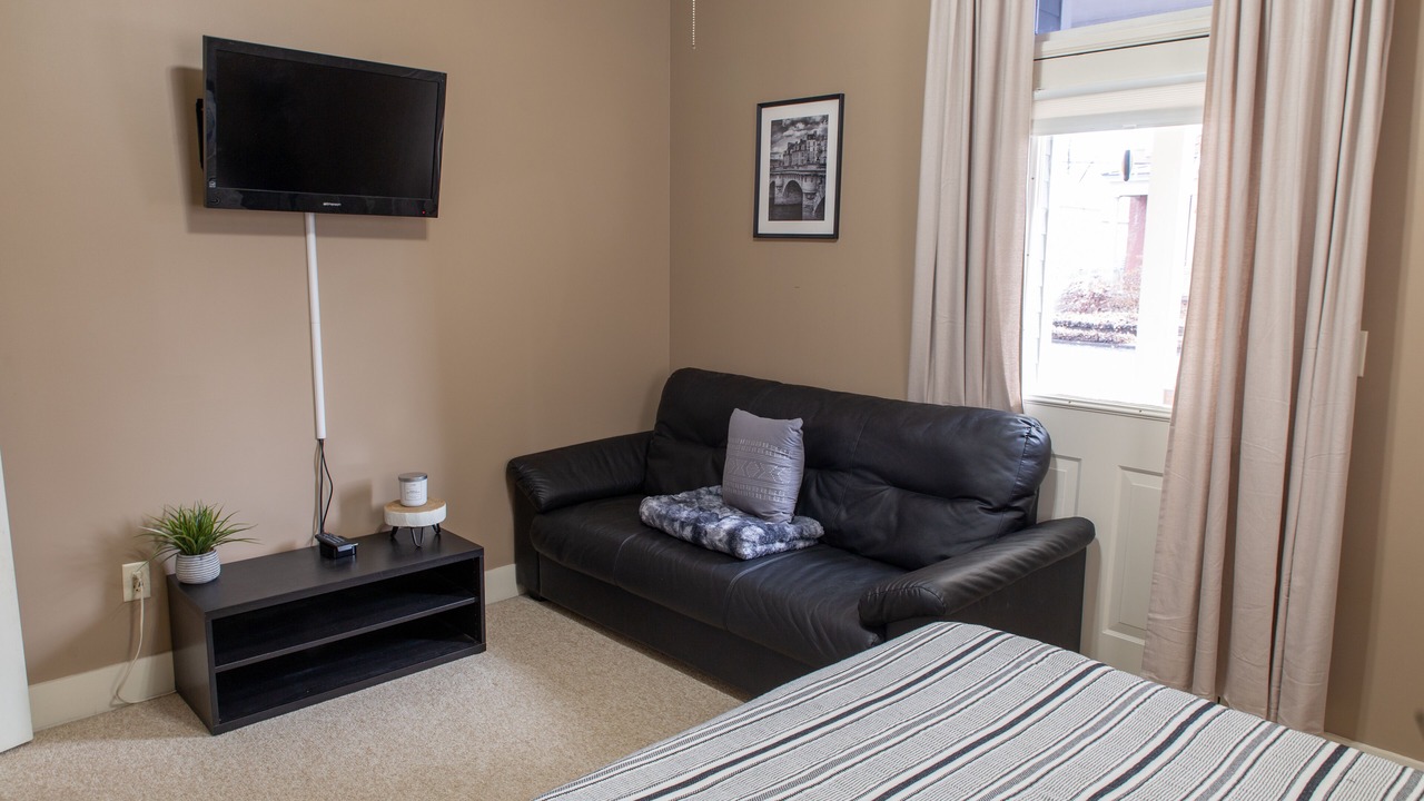 Photo of Bedroom in Cooper-Young Historic District