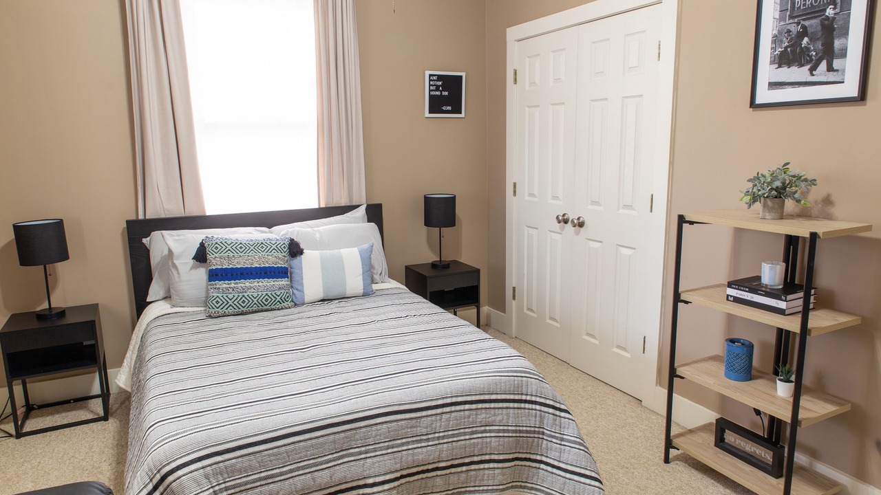 Photo of Bedroom in Cooper-Young Historic District