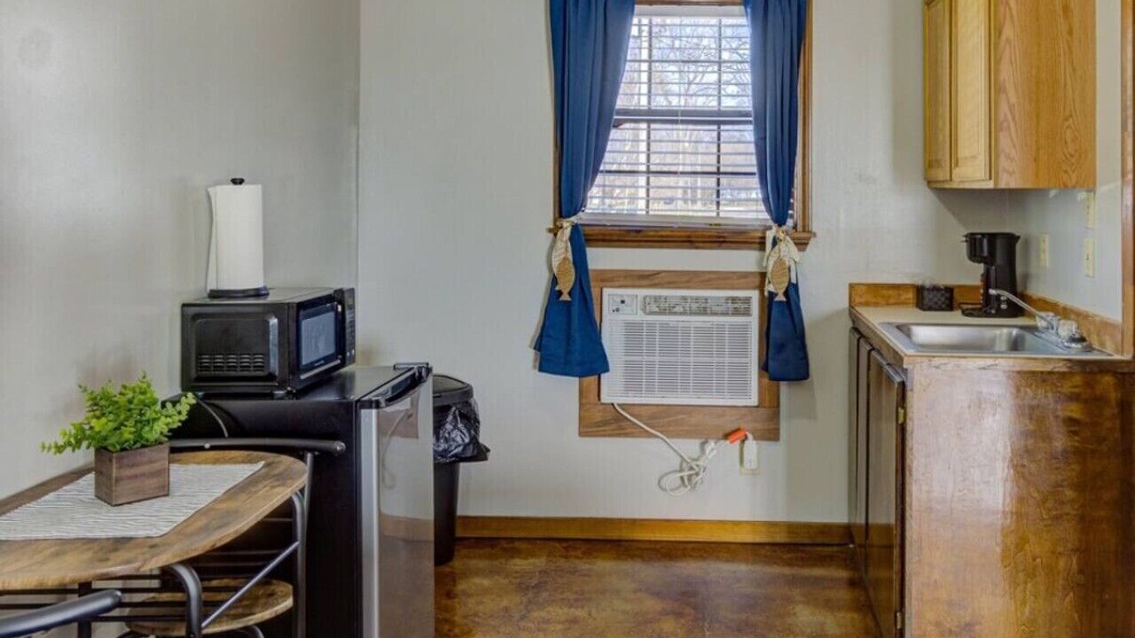 Photo of Kitchen in Redwood