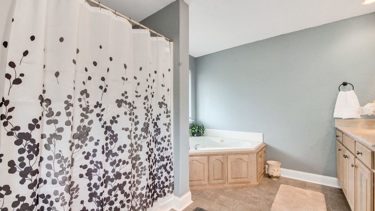 Photo of Bathroom in Lupton City