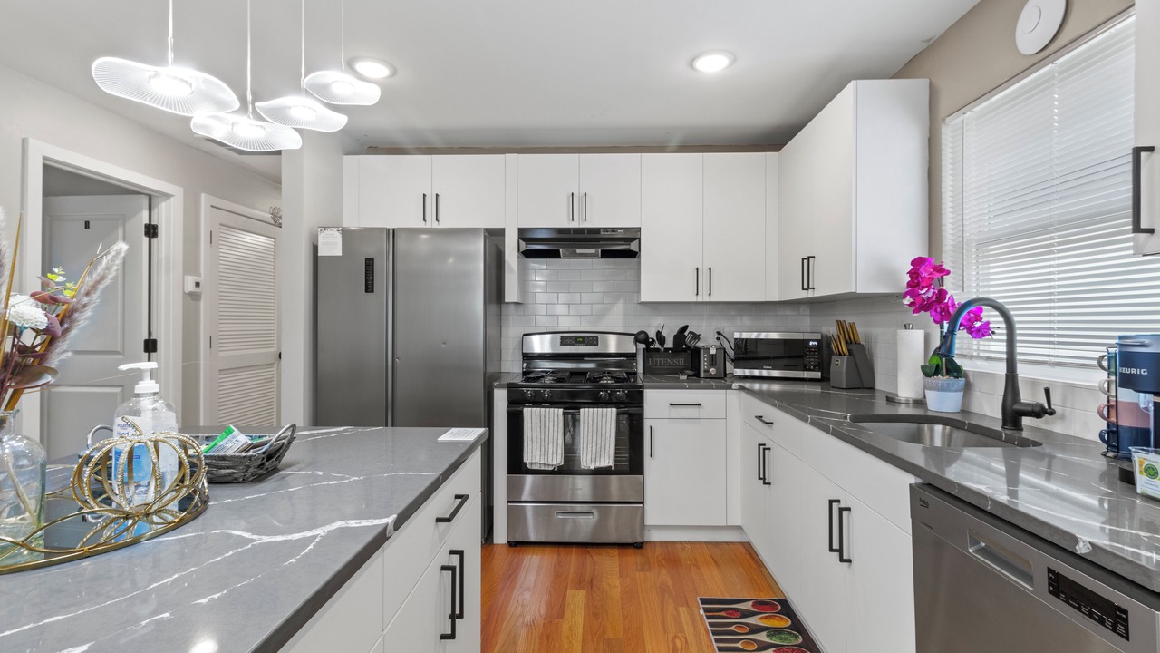 Photo of Kitchen in Elizabeth