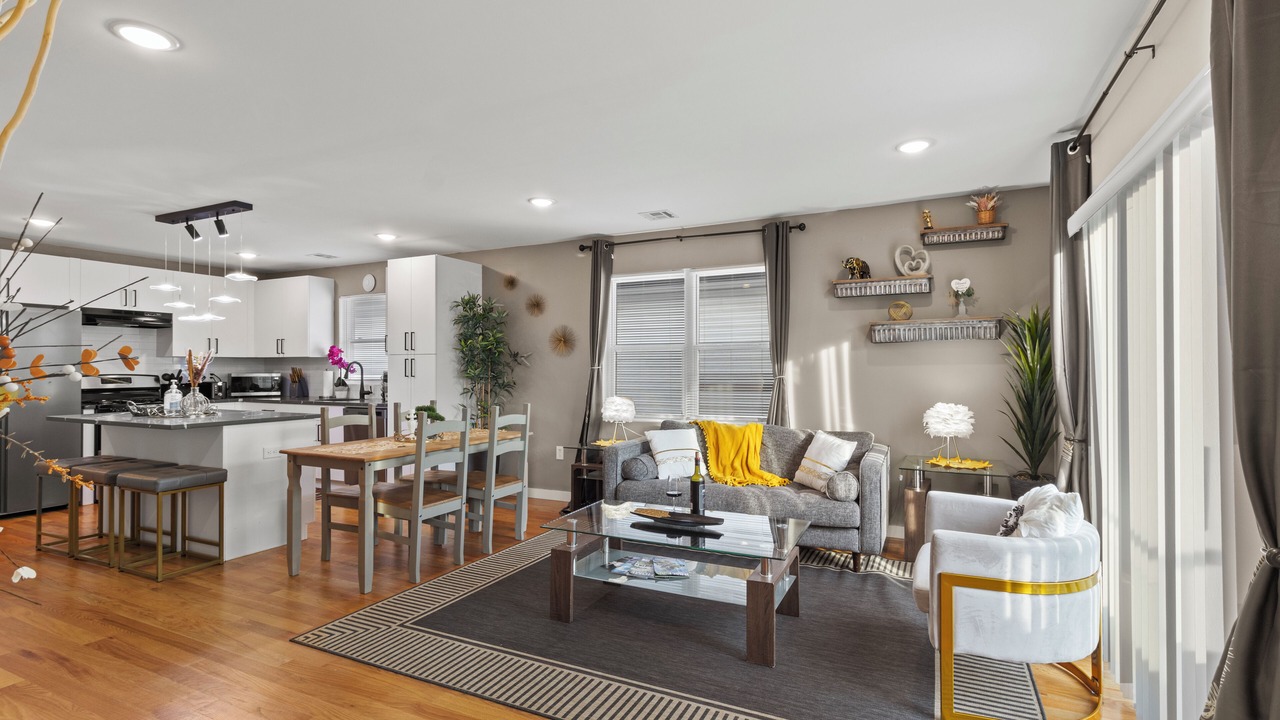 Photo of Livingroom in Elizabeth