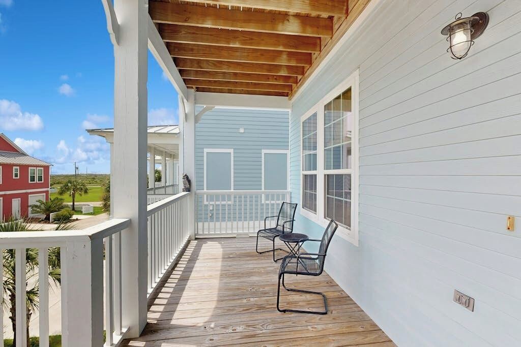 Photo of Patio Balcony in Beachside Village