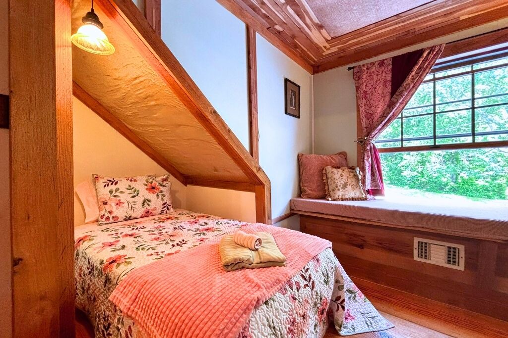 Photo of Bedroom in Zion