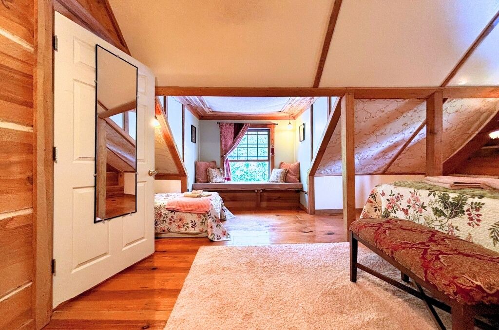 Photo of Bedroom in Zion