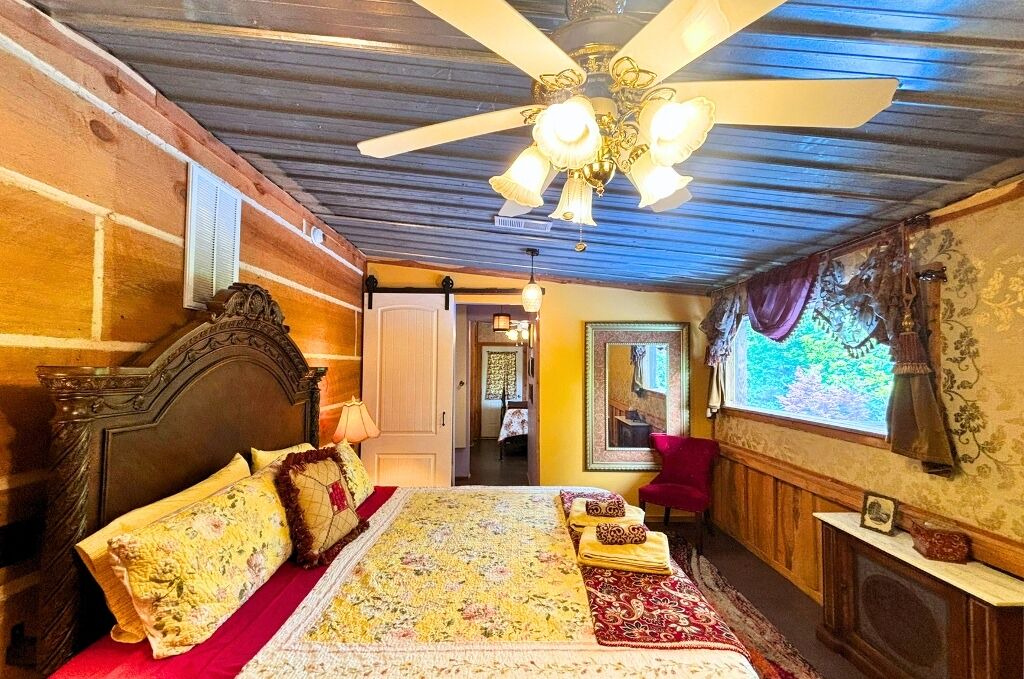 Photo of Bedroom in Zion