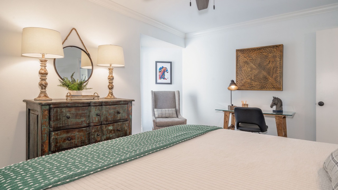 Photo of Bedroom in Lake Hamilton
