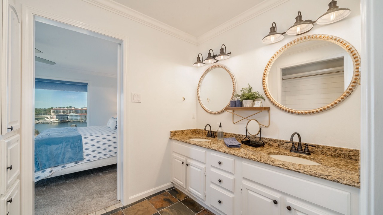 Photo of Bathroom in Lake Hamilton