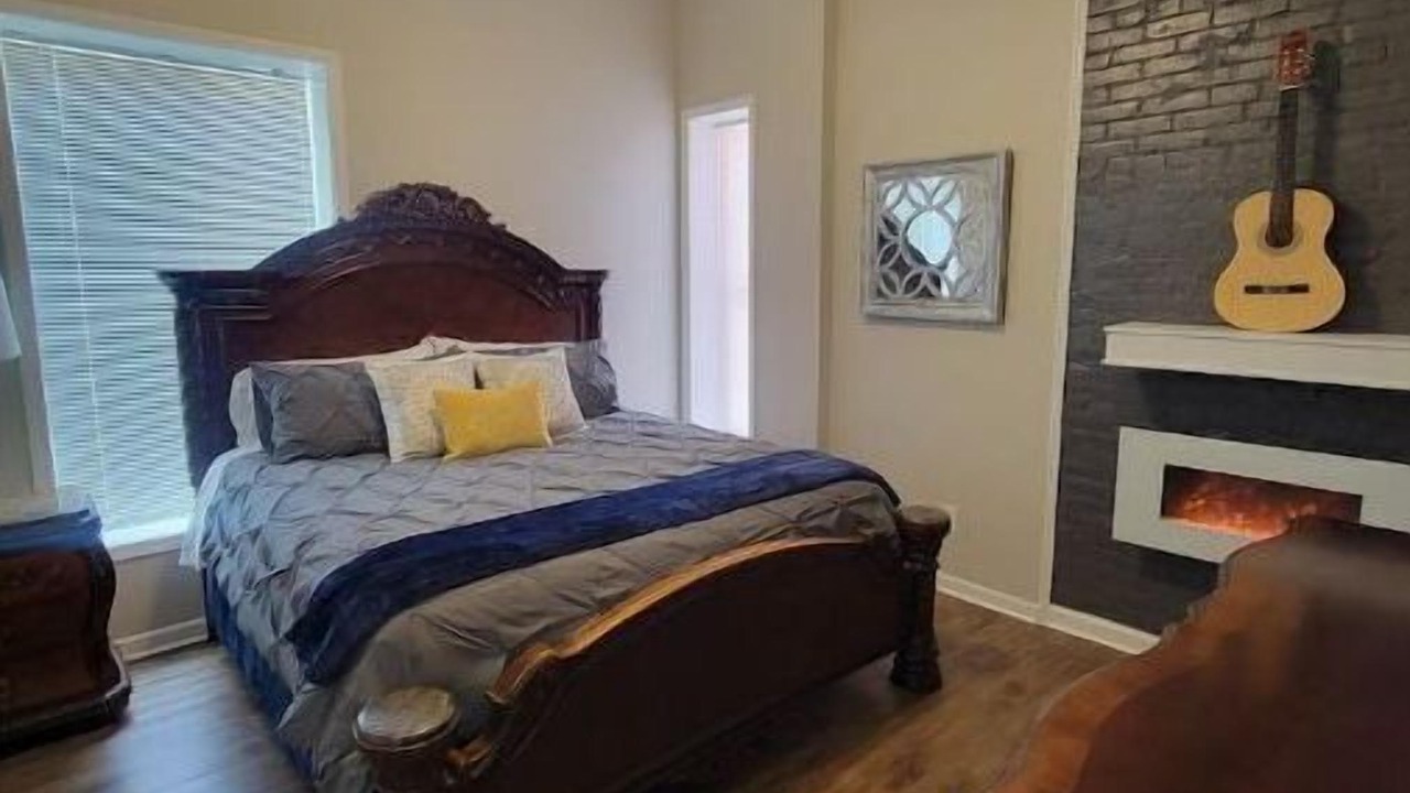 Photo of Bedroom in New Pathways