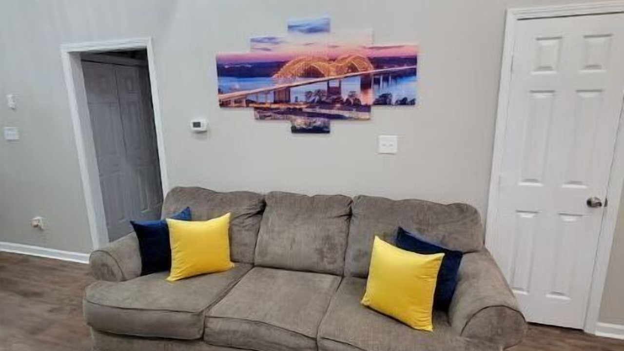 Photo of Livingroom in New Pathways