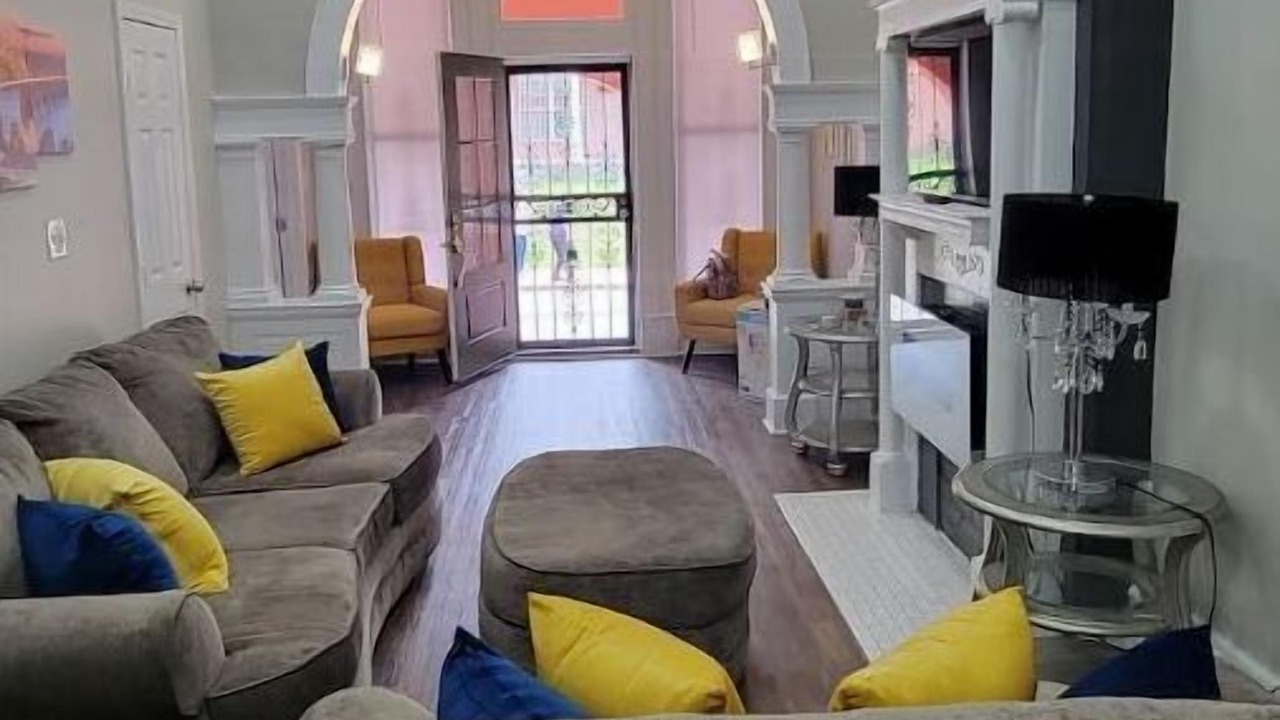 Photo of Livingroom in New Pathways